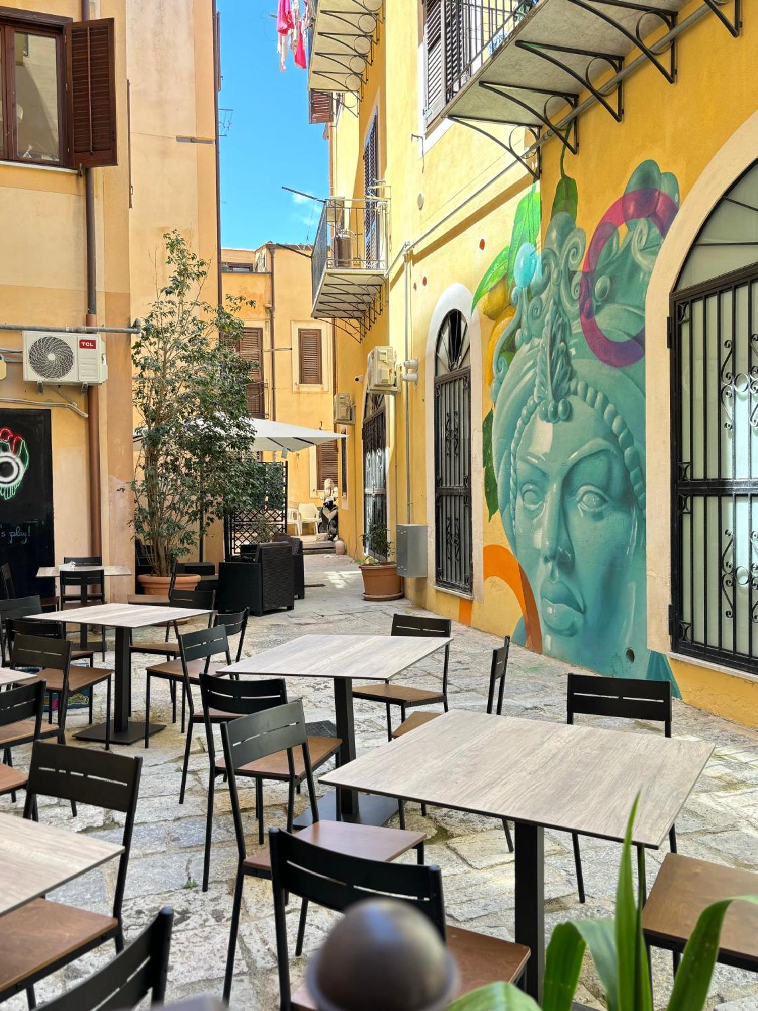 Cortile Dei Giusti - Combo * Palermo